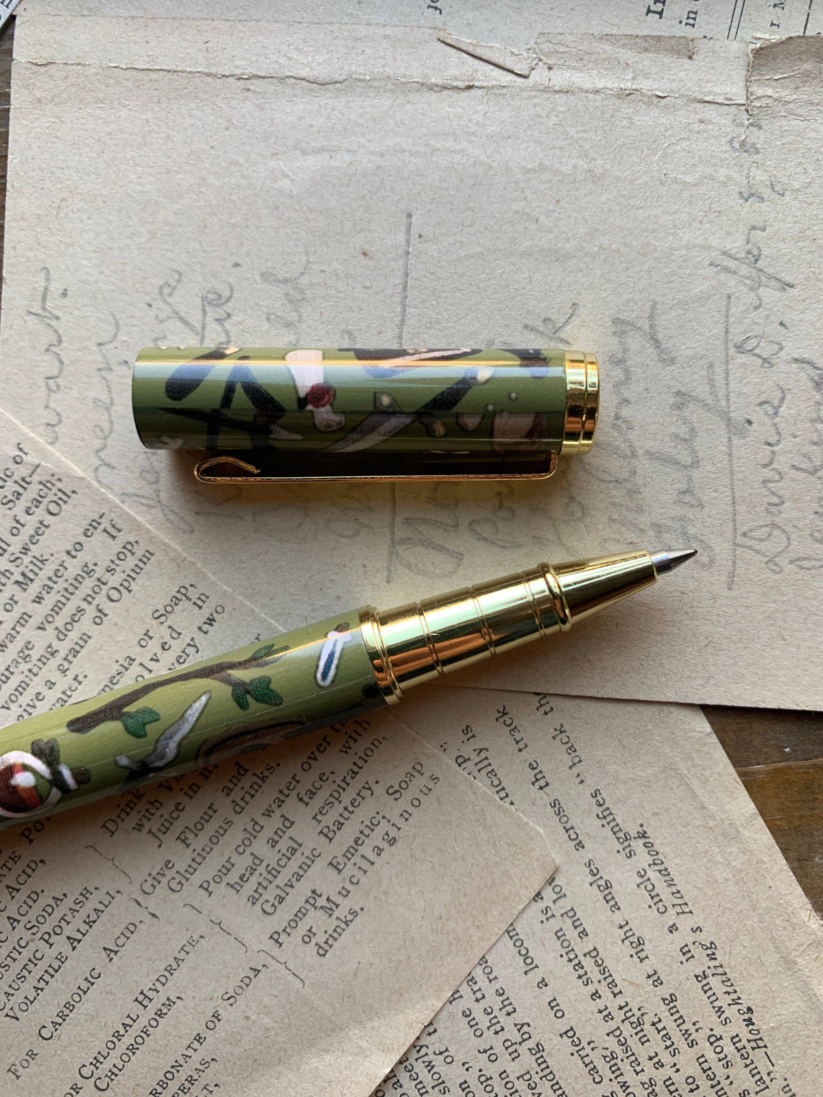 Adventurers pack refillable gel pen